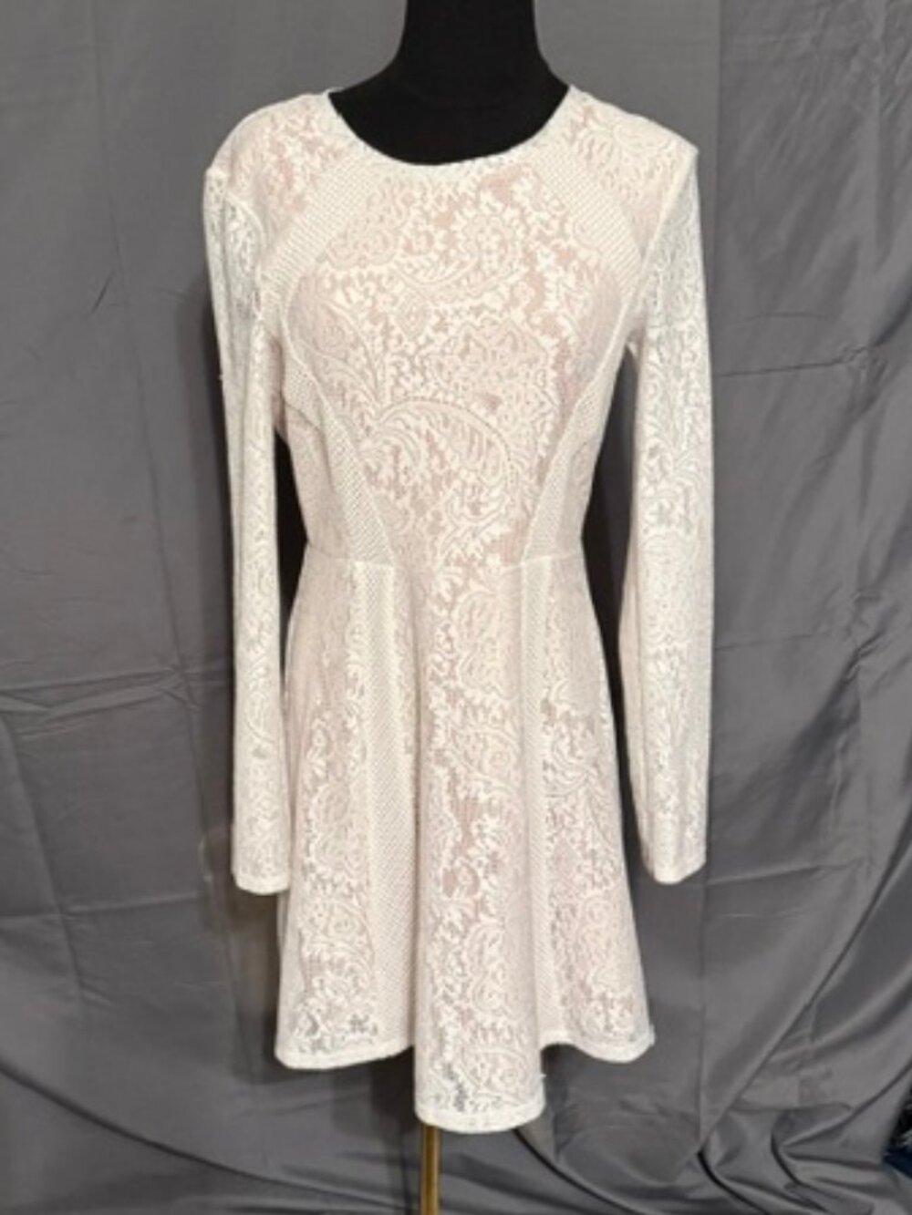 BCBGMAXAZRIA Lace Dress Size M